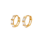 Huggie-Creolen aus 9 Karat Gold mit gefasstem Baguette-Zirkonia, 10 mm