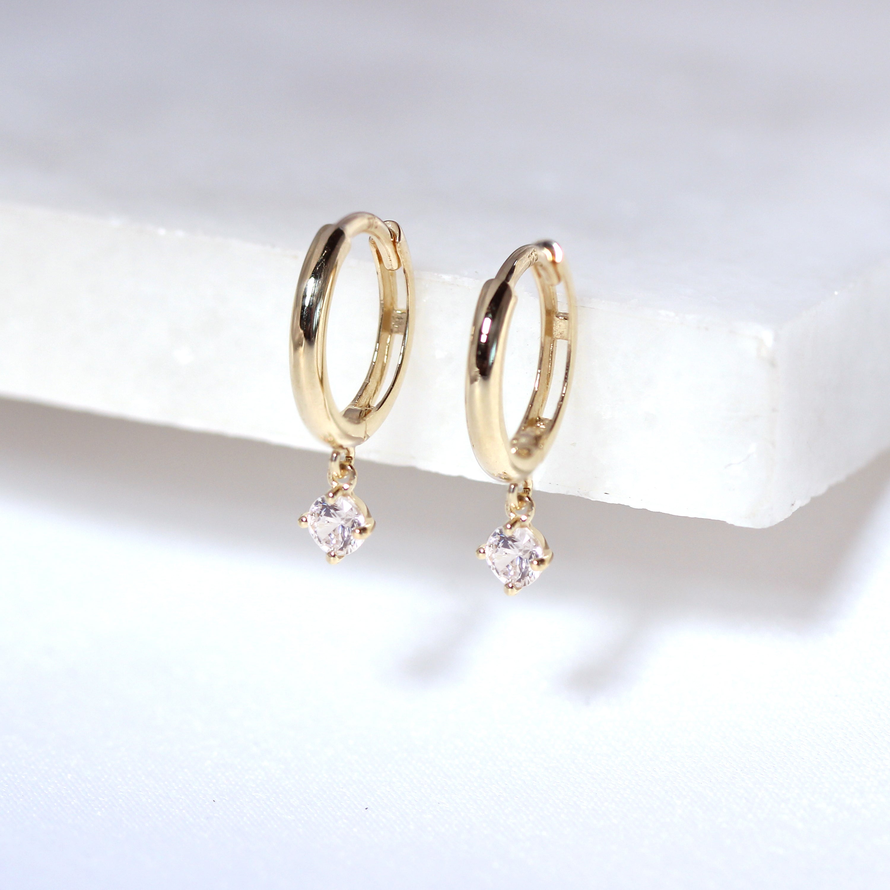 9 Karat Gold 3,5 mm Rund CZ Anhänger 12 mm Klappcreolen Ohrringe
