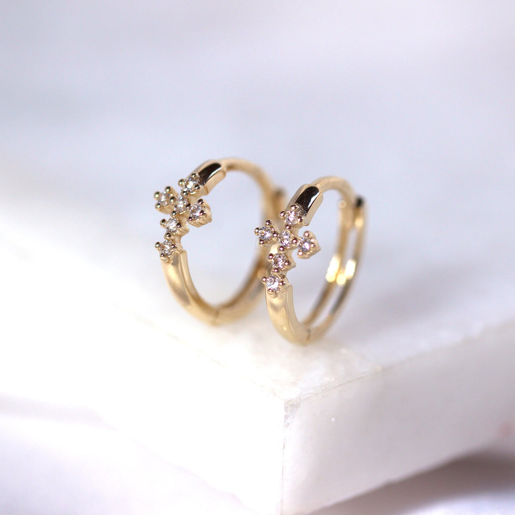 9 Karat Gold CZ Kreuz 12 mm Klappcreolen Ohrringe