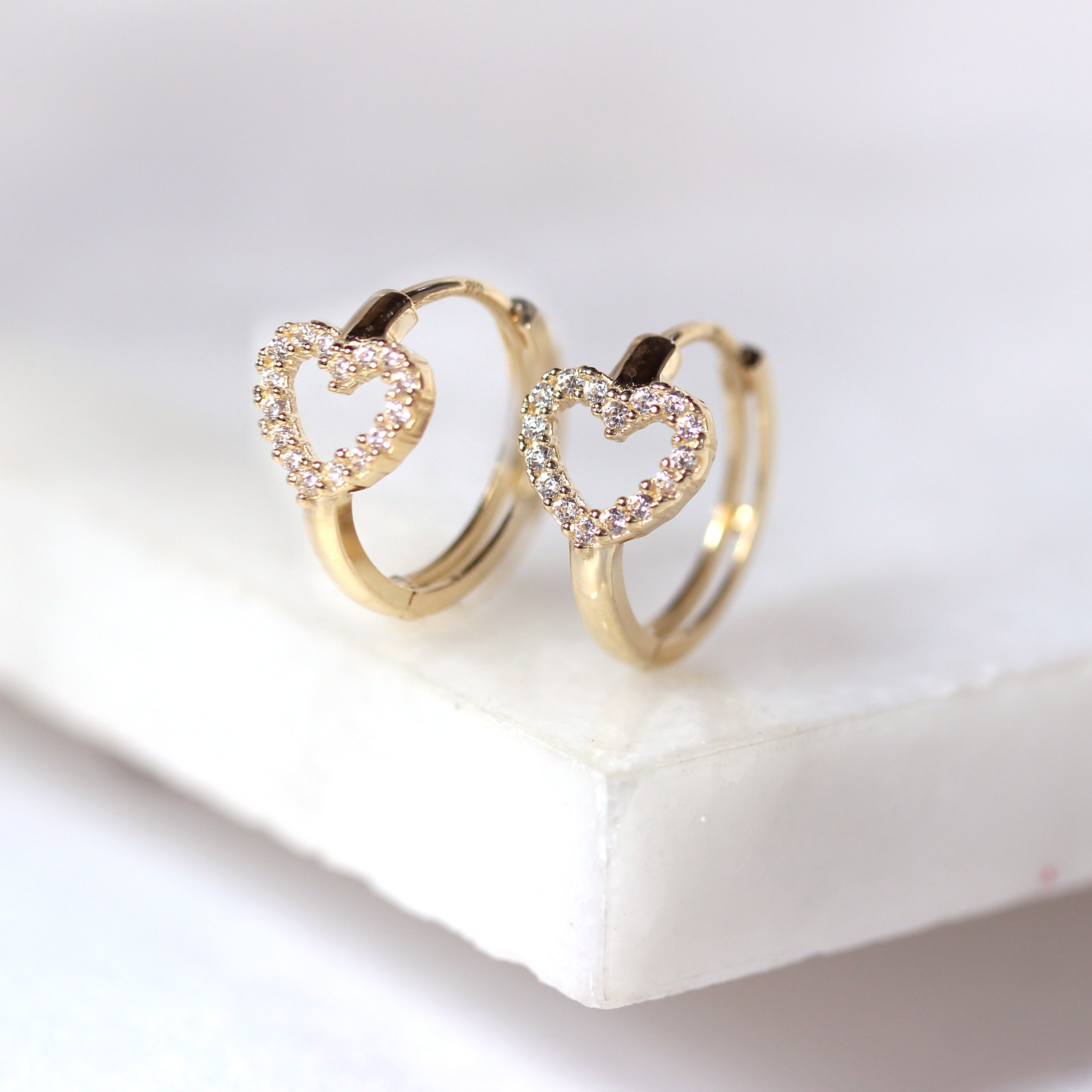 9 Karat Gold CZ Verkrustet Offen Herz 14 mm Klappcreolen Ohrringe