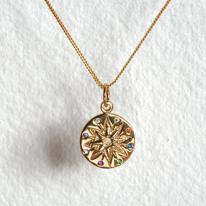 Vergoldete Halskette aus Sterlingsilber mit bunten CZ-Steinen und Sternzeichen, 14–32 Zoll