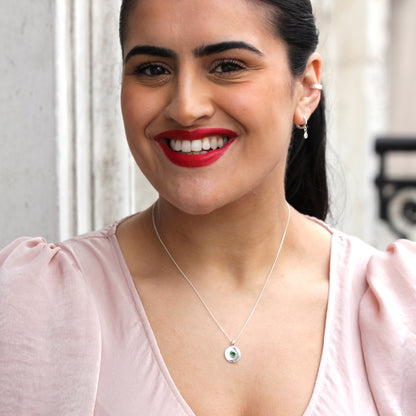 Halskette aus Sterlingsilber mit glattem Medaillon mit Smaragd-CZ, 14–32 Zoll