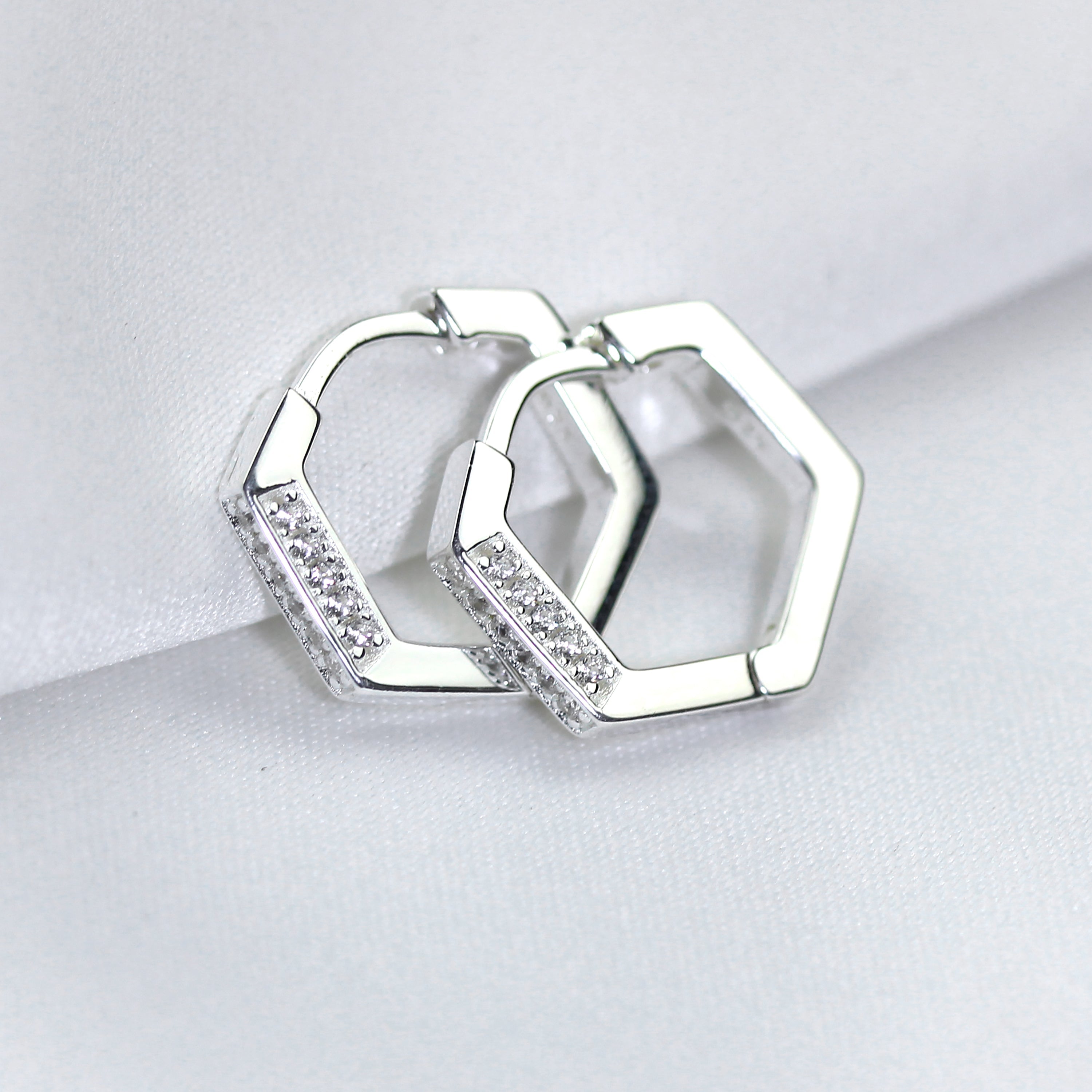 Sterlingsilber CZ Verkrustet 14 mm Fünfeckig Klappcreolen Ohrringe