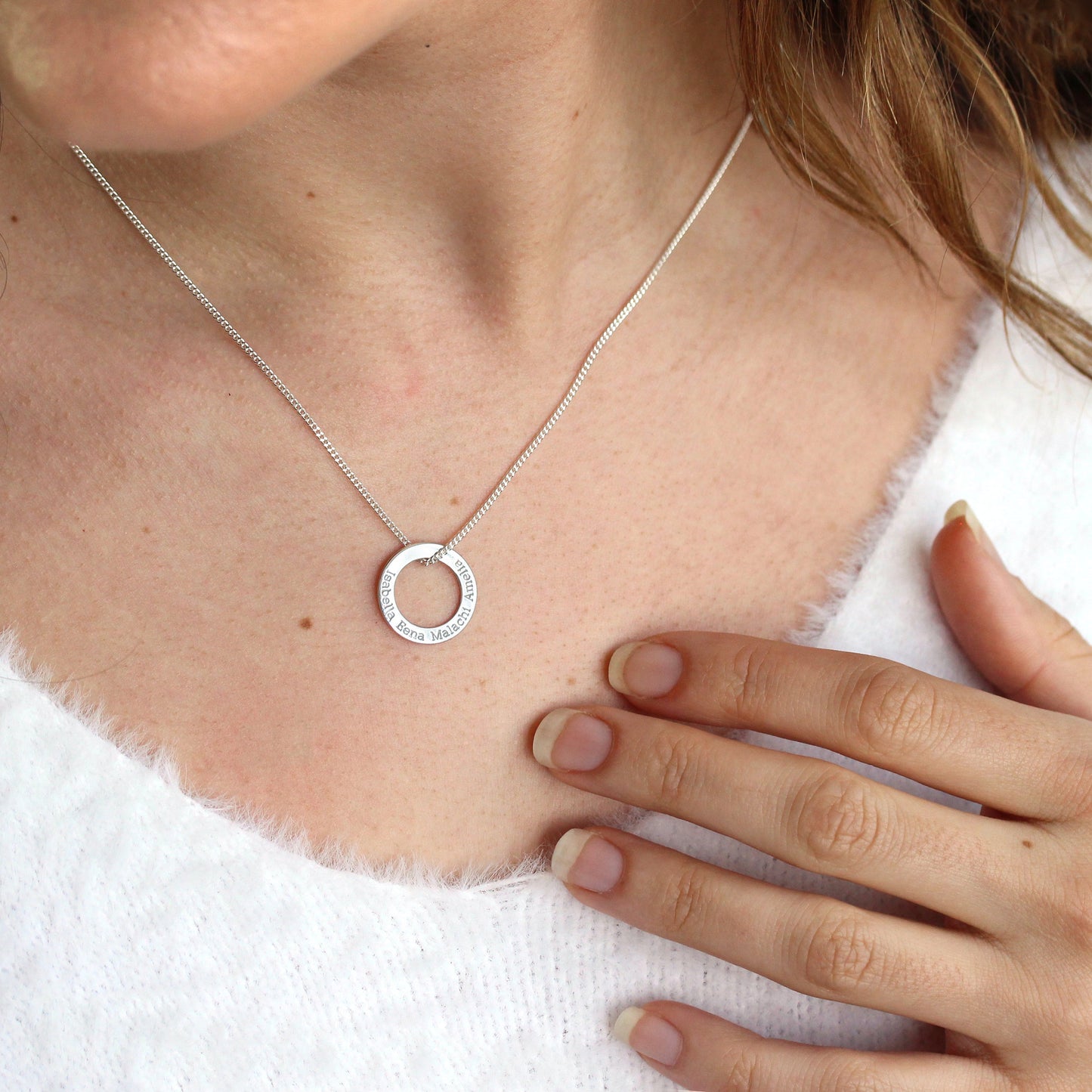 Personalisierte Halskette aus Sterlingsilber mit Familiennamen