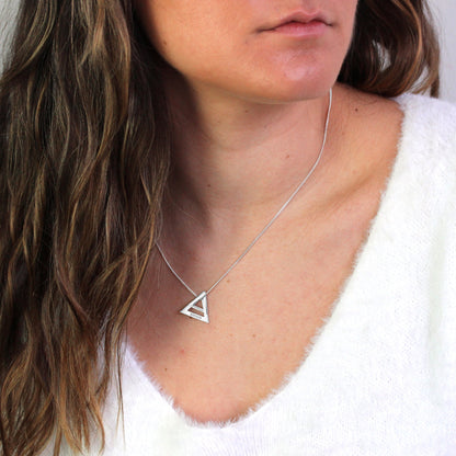 Personalisierte Halskette aus Sterlingsilber mit Familiennamen