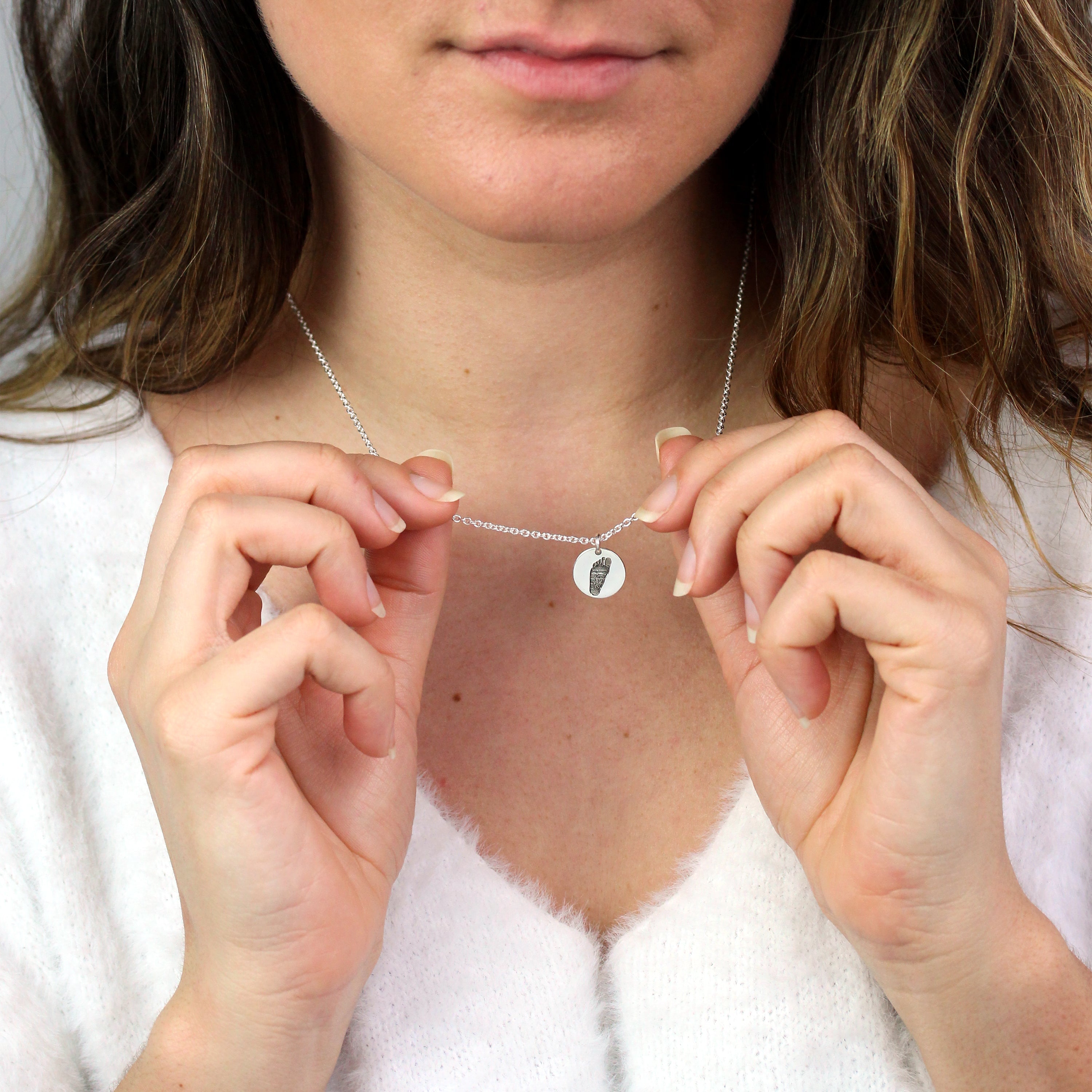 Maßgefertigte Sterlingsilber Fußabdruck runde Halskette 16 - 24 Zoll