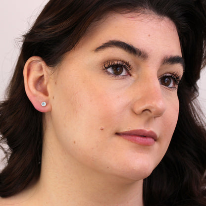 Sterlingsilber Aquamarin CZ März Überschliff 4mm Ohrstecker