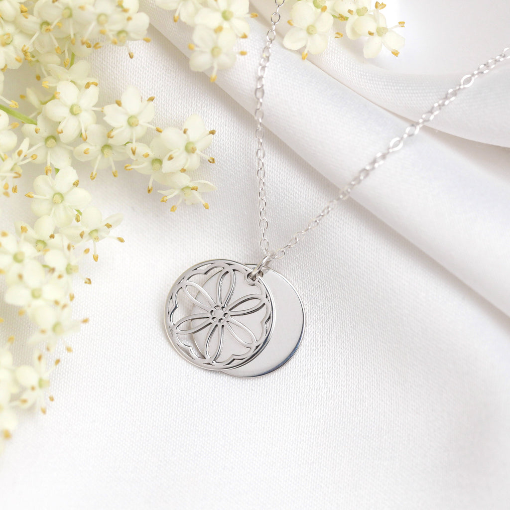Sterlingsilber-Halskette mit Veilchen (Geburtsblume Februar) und 13 mm Gravurplättchen, 35,5 - 56 cm