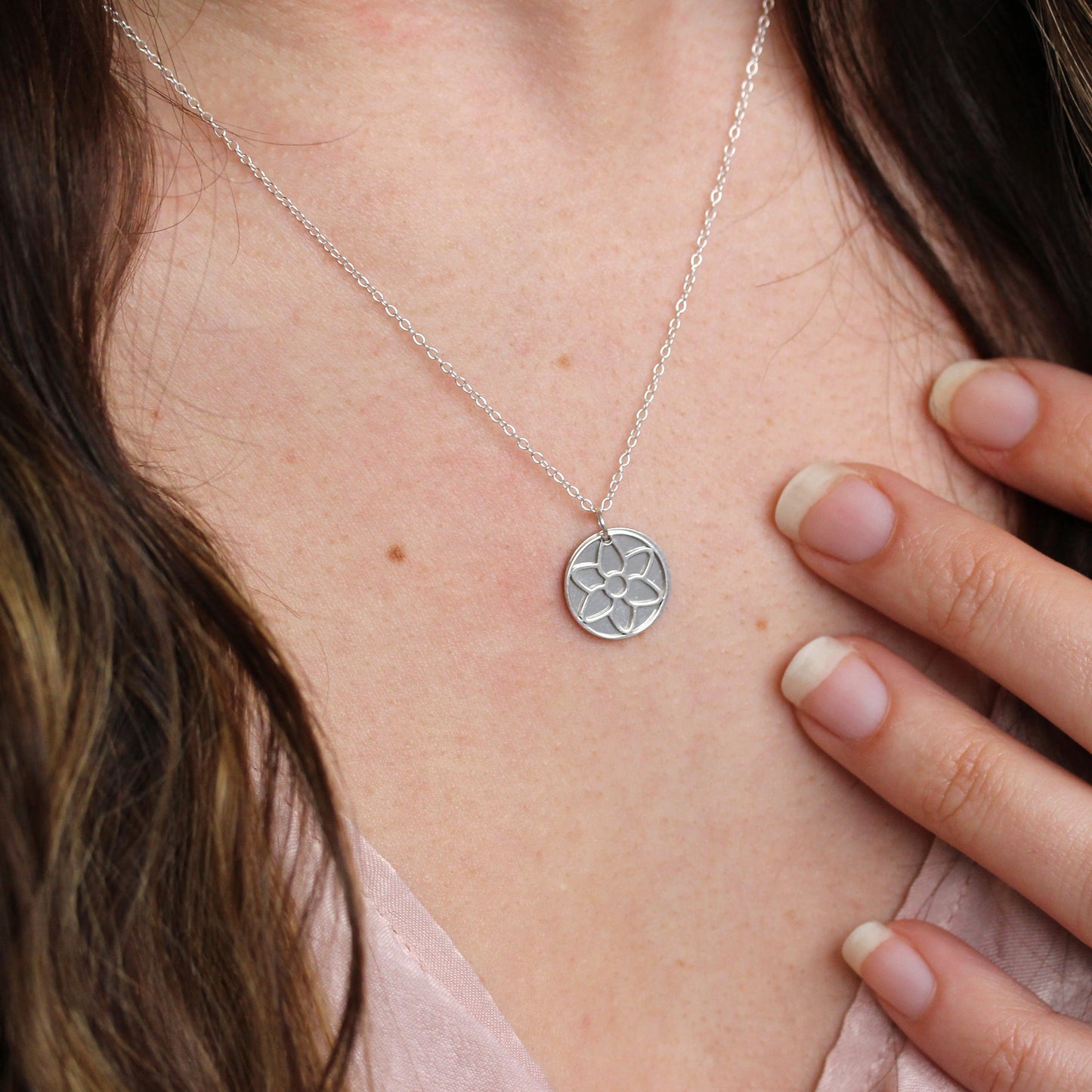 Sterling Silver August Gladiolus Birth Flower & 13mm Engravable Tag Necklace 14 - 20 Inches