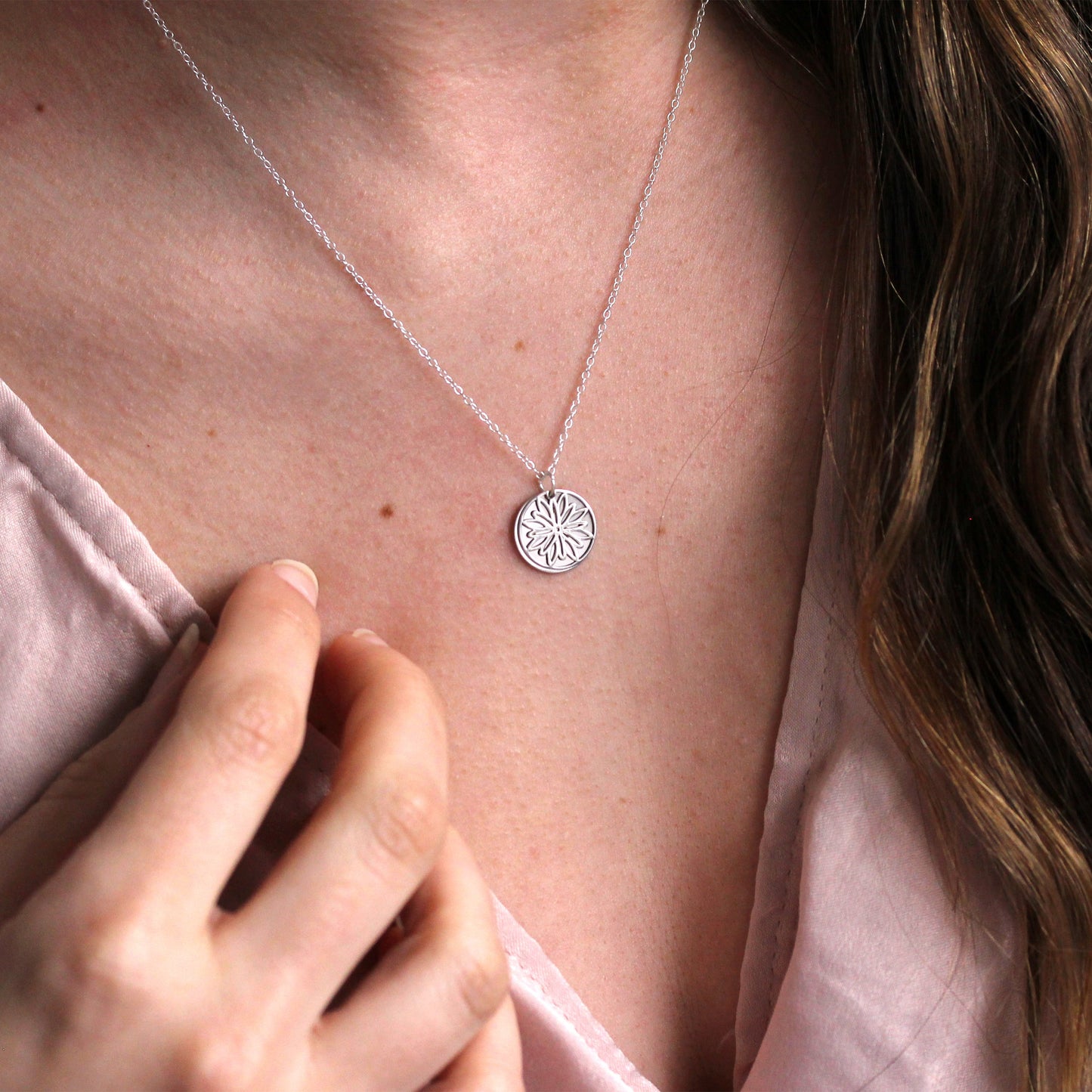 Sterling Silver November Chrysanthemum Birth Flower & 13mm Engravable Tag Necklace 14 - 22 Inches