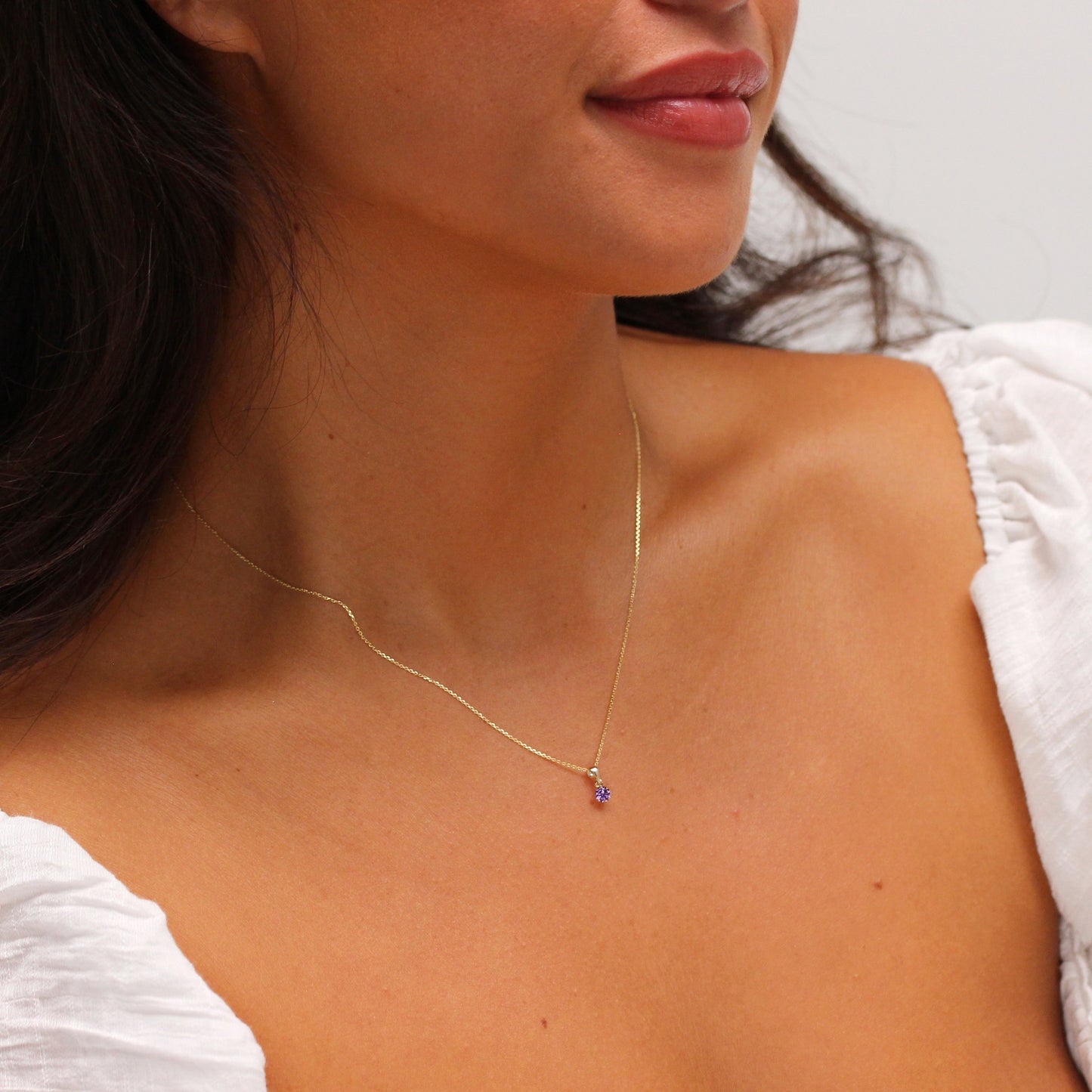 Halskette aus 9 Karat Gold mit 5 mm runden Amethyst-CZ-Steinen in Krappenfassung, 16–20 Zoll