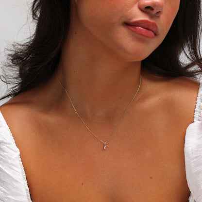 Halskette aus 9 Karat Gold mit 5 mm rundem klarem CZ in Krappenfassung, 16-20 Zoll