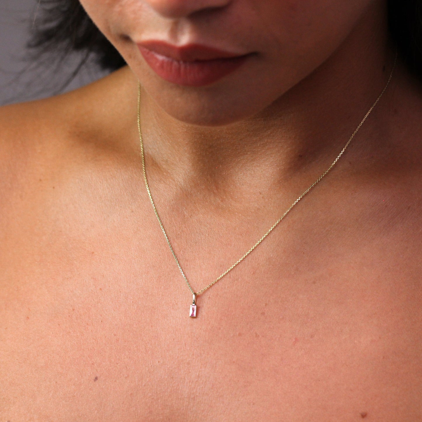 Halskette aus 9 Karat Gold mit Baguette-Turmalin und CZ, 16–20 Zoll