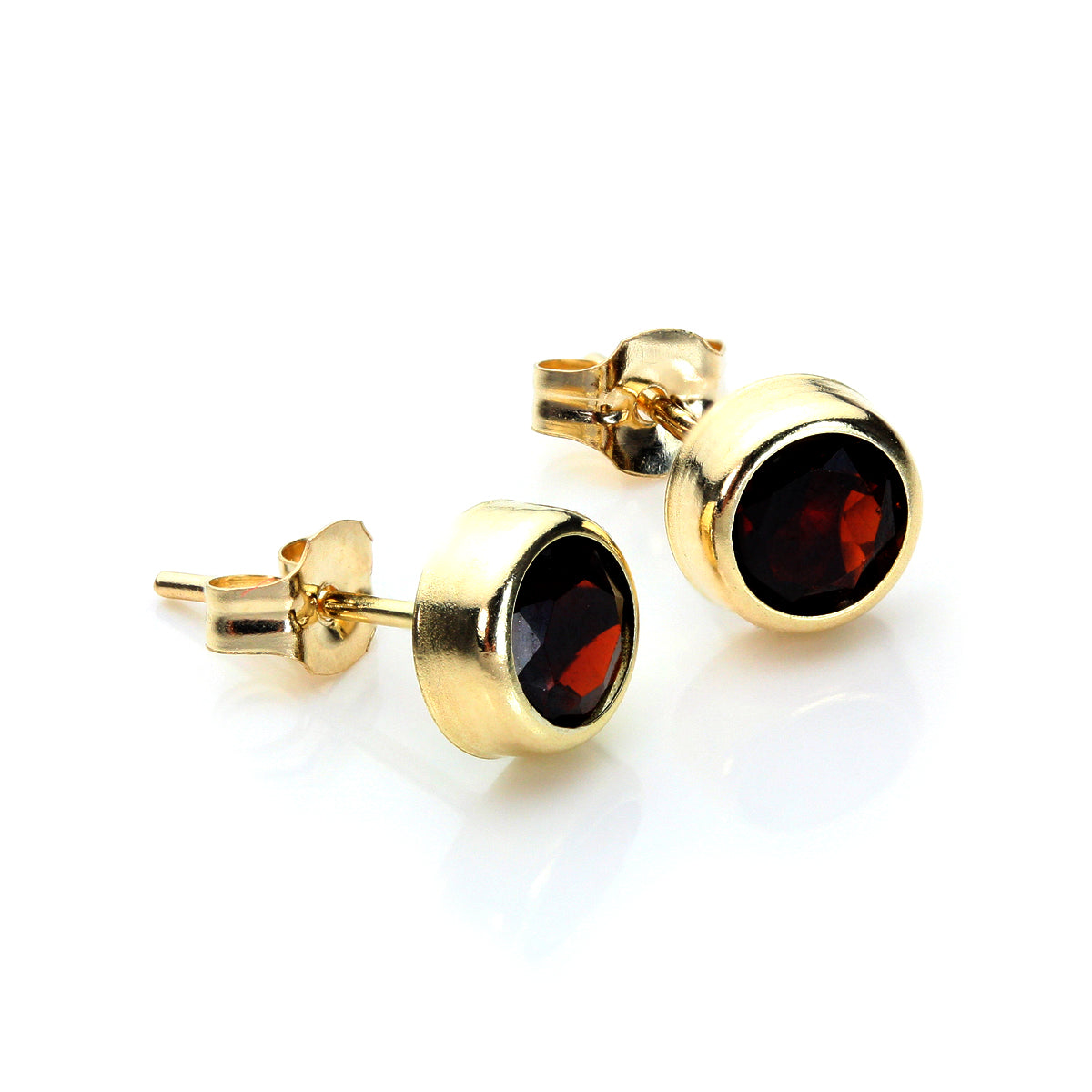 5 mm runde CZ-Ohrstecker aus 9 Karat Gelbgold