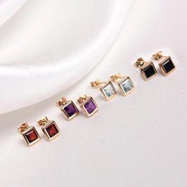 Ohrstecker aus 9 Karat Gelbgold mit Edelstein, 5 mm