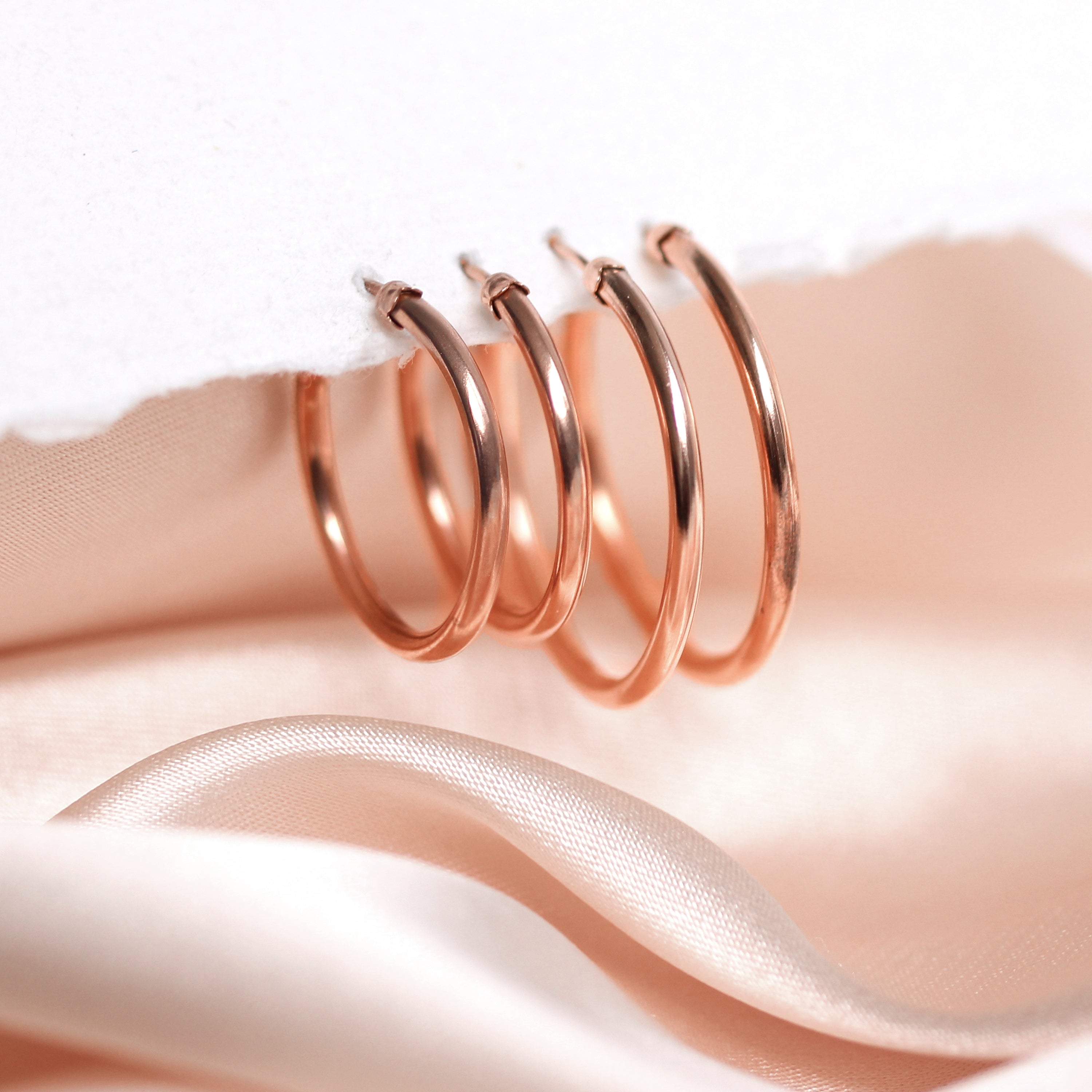 Ohrringe aus 9 Karat. Roségold mit geschlossener Kappe 20 mm - 26 mm