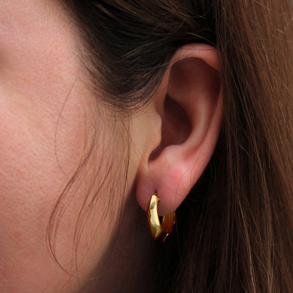 Klobige Creolen aus vergoldetem Sterlingsilber