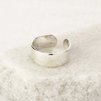 Verstellbarer schlichter Ring aus Sterlingsilber mit dickem, flachem Band