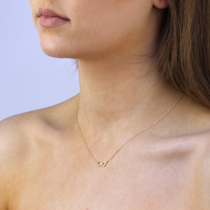 9 Karat Gold Unendlichkeitsschleife Anhänger 40,5cm Halskette