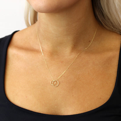 9ct Gold Interlocking Hoops Pendant Necklace 16 - 20 Inches