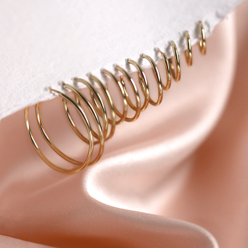 9 Karat Gold 1 mm Röhrenohrringe 8 mm - 20 mm