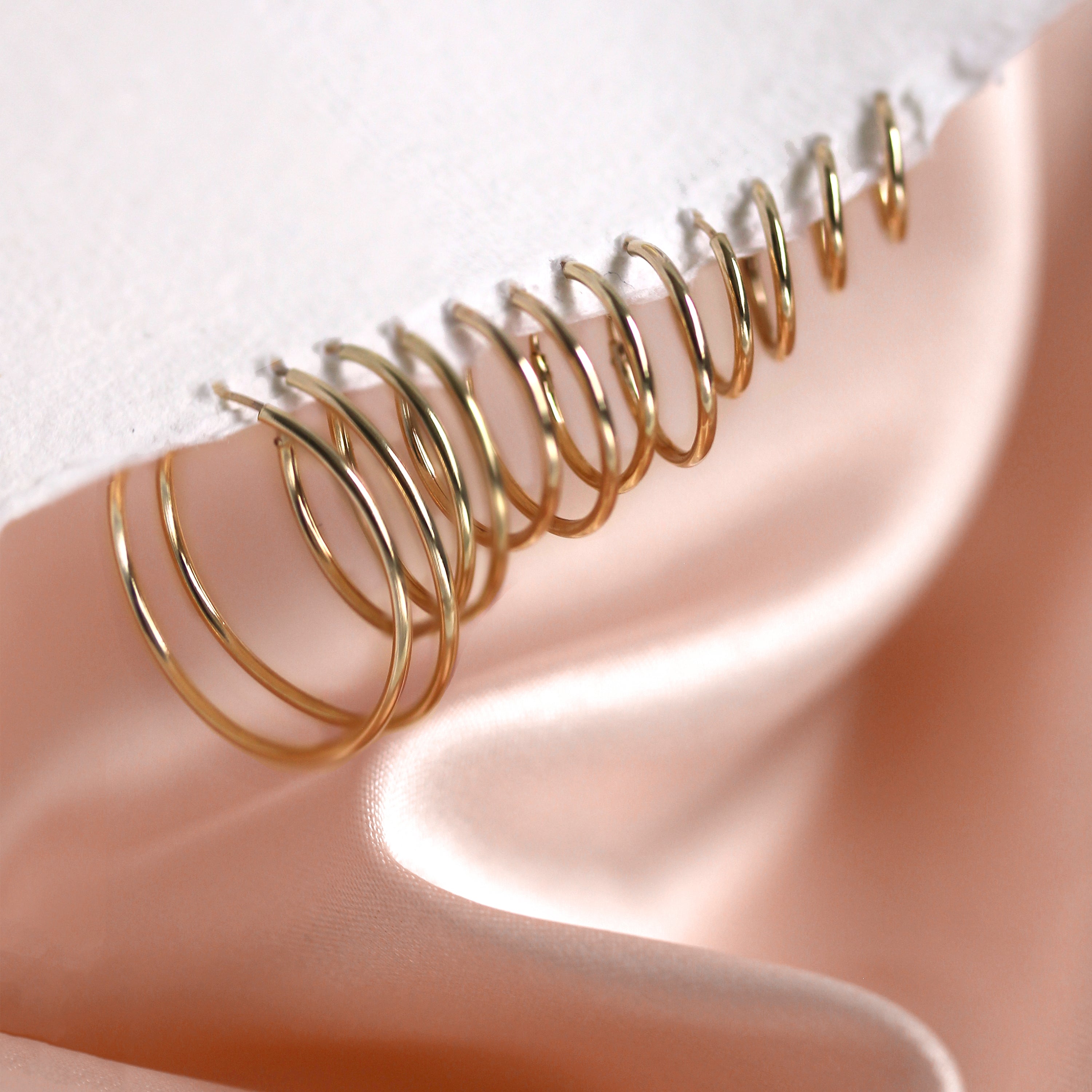 9 Karat Gold 1 mm Röhrenohrringe 8 mm - 20 mm