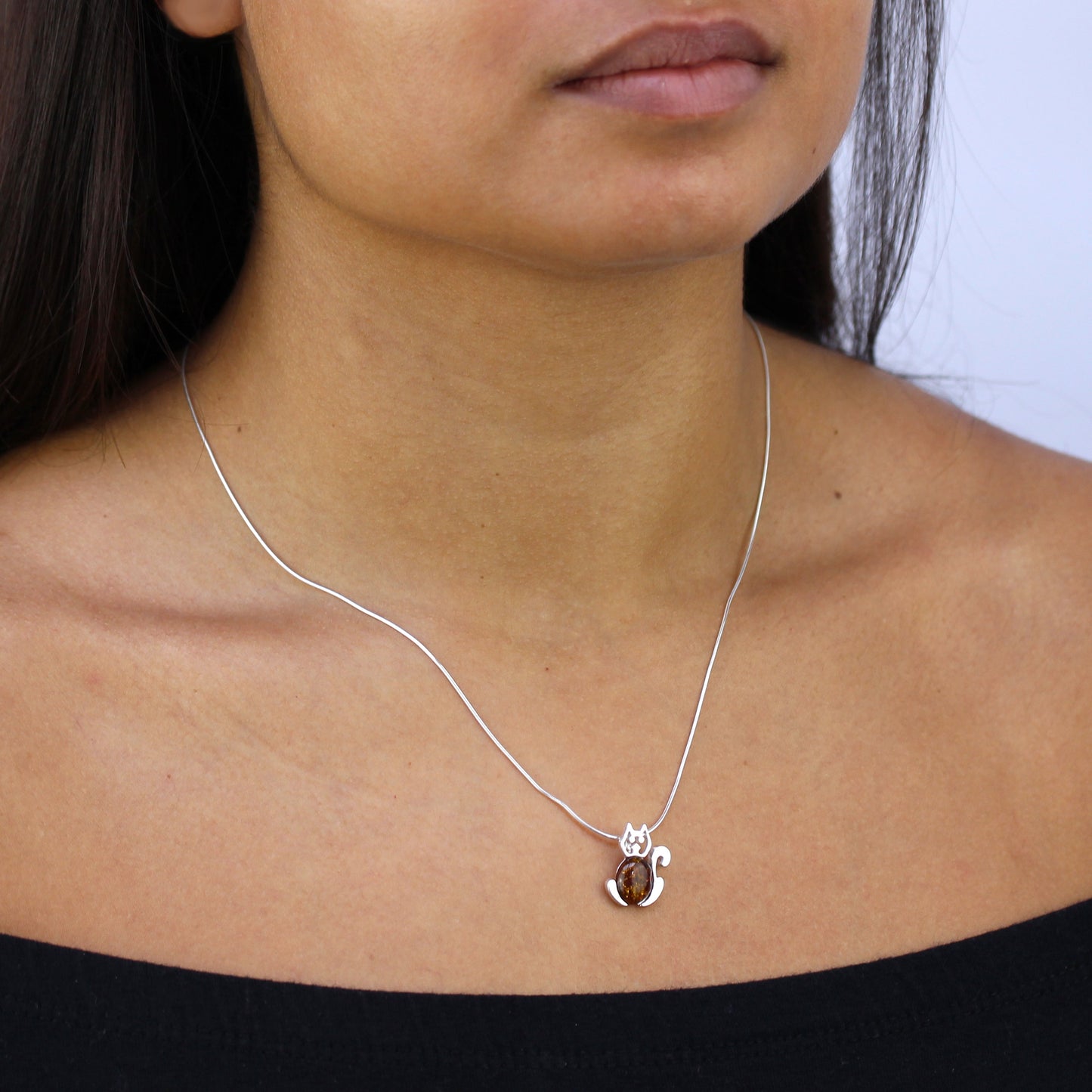 Halskette mit Anhänger aus Sterlingsilber und baltischem Bernstein in Katzenform, 14–22 Zoll