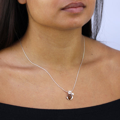 Halskette mit Anhänger aus Sterlingsilber und baltischem Bernstein in Katzenform, 14–22 Zoll