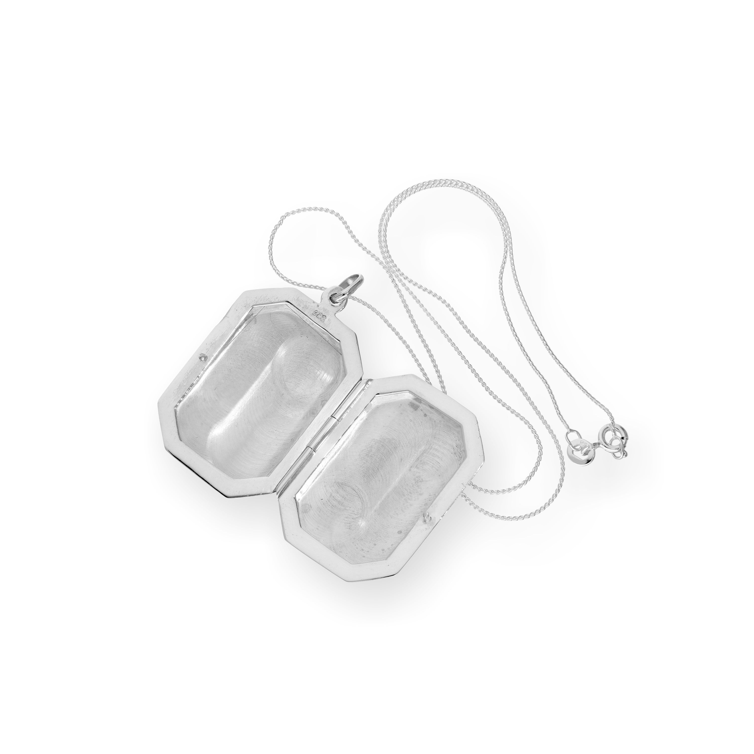 Großes graviertes achteckiges Medaillon aus Sterlingsilber an einer Kette, 40–56 cm
