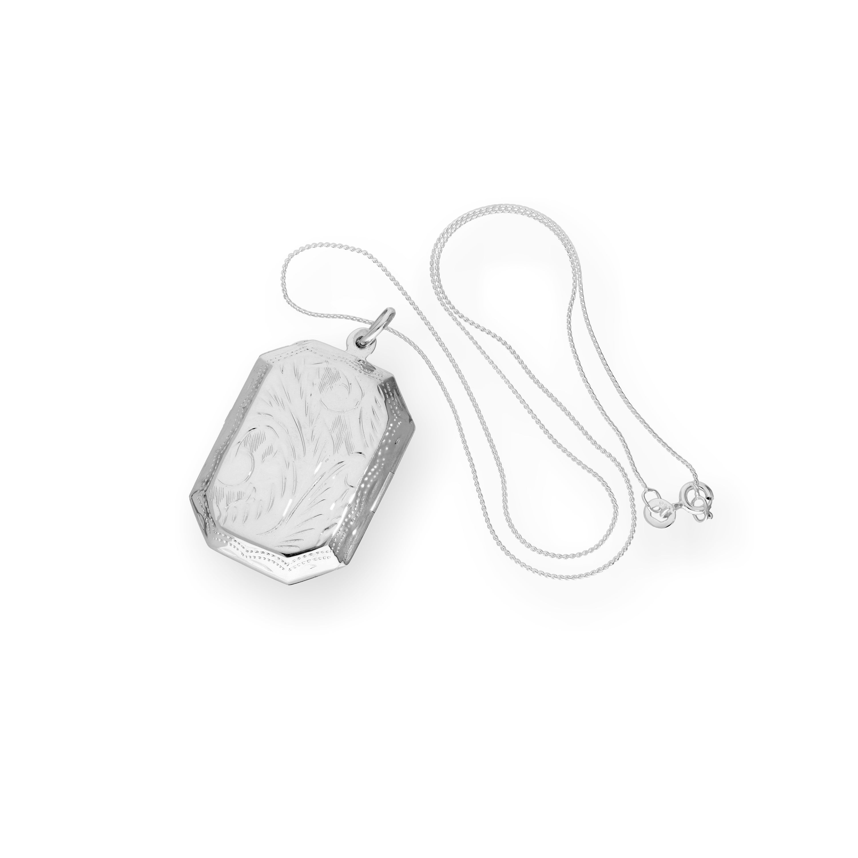 Großes graviertes achteckiges Medaillon aus Sterlingsilber an einer Kette, 40–56 cm