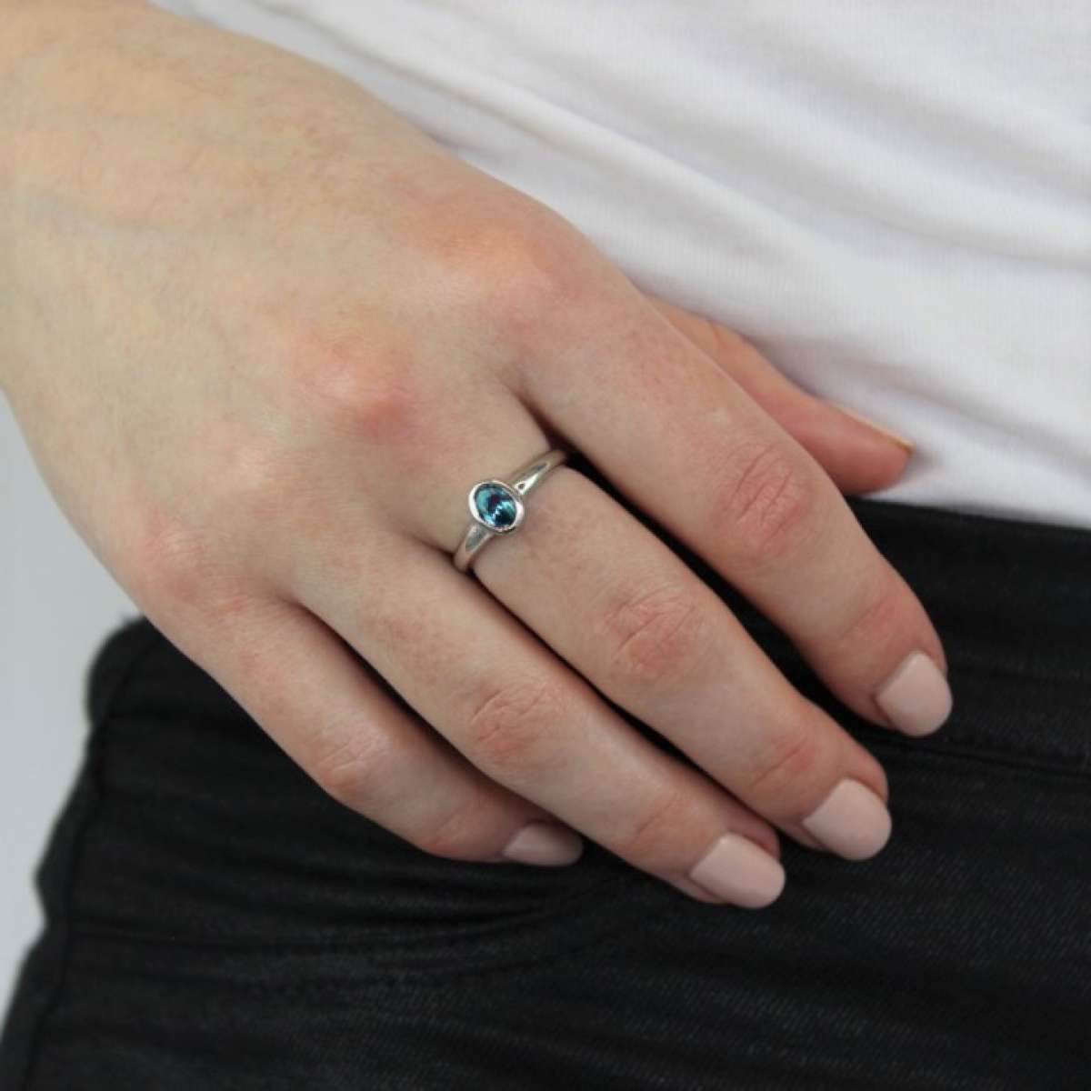 Sterlingsilber & Aquamarin CZ Kristall Ovaler März-Geburtssteinring Größen J - U