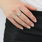 Ring aus Sterlingsilber mit klarem CZ-Kristall in Ovalform, Geburtsstein für den Monat April, Größen J–U