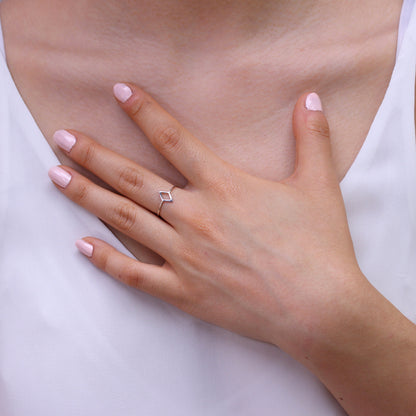 Offener Ring aus Sterlingsilber in Diamantform in den Größen J–V