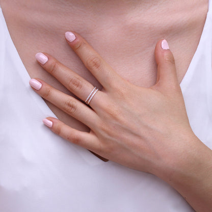 Sterlingsilber- und klarer CZ-Kristall-Doppelbandring in den Größen J–V