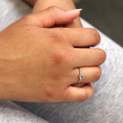 Sterlingsilber & Tanzanit-CZ-Kristall Dezember-Geburtsstein Ring mit verdrehtem Seilmuster I – U