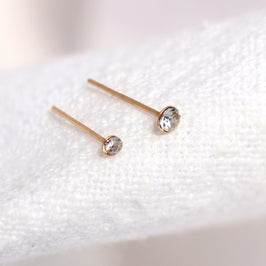 9 Karat Gelbgold klarer CZ gerader Nasenstecker