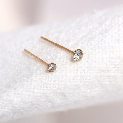 9 Karat Gelbgold klarer CZ gerader Nasenstecker