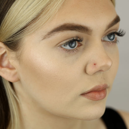 Nasenstecker aus 9 Karat Gold mit 1,5 mm CZ-Kristall in Zackenform