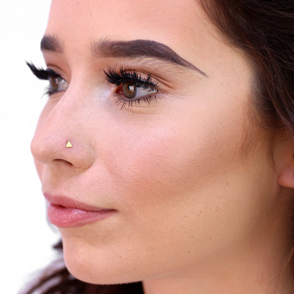 9 Karat Gold 3mm Flach Dreieck Nasenstecker