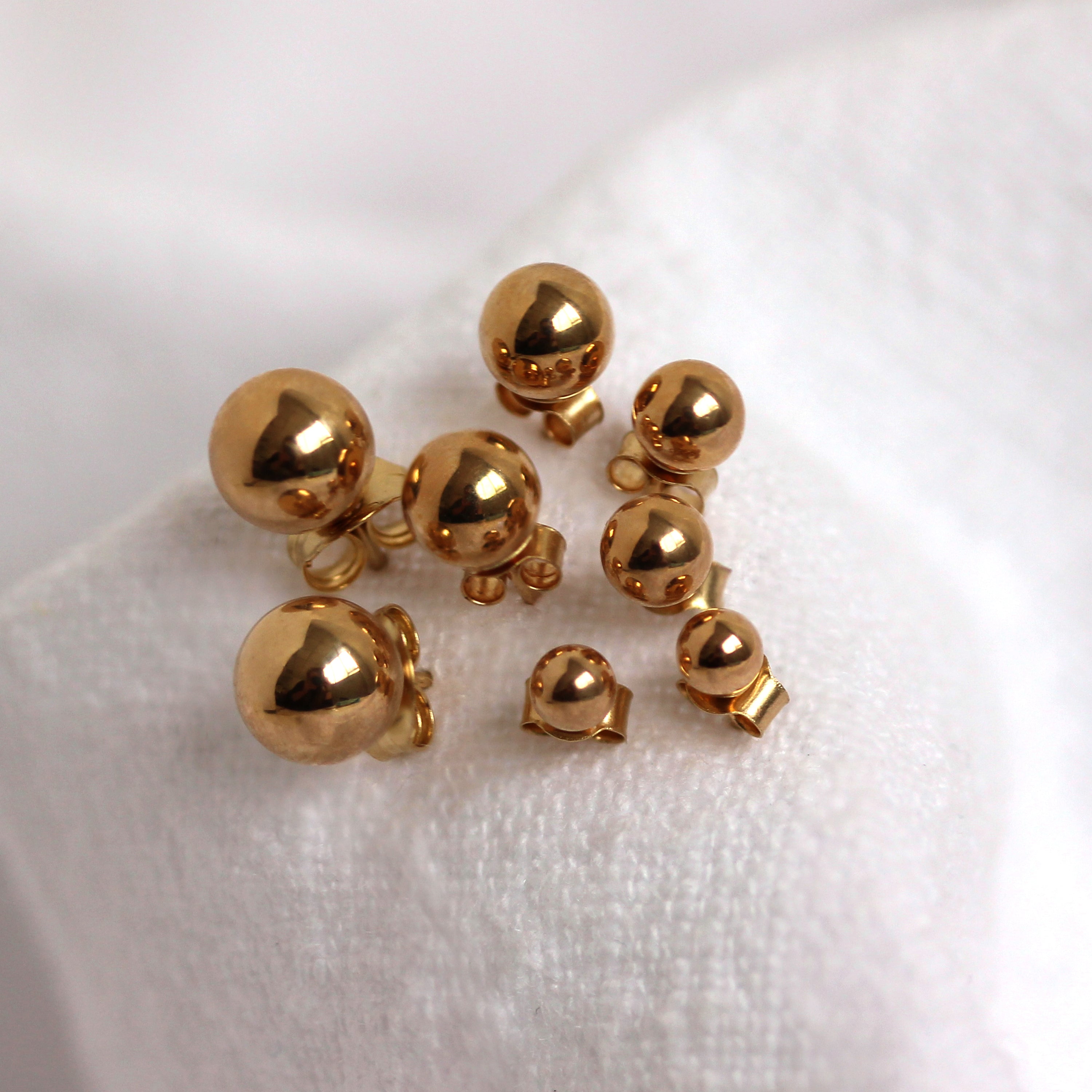 Kugelohrstecker aus 9 Karat Gelbgold