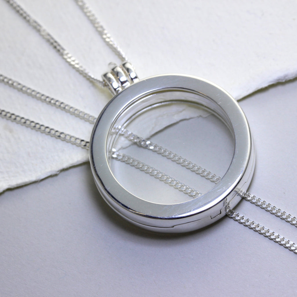Groß Sterlingsilber Rund Schwebend Anhänger Medaillon an Kette von 40,5 bis 61 cm