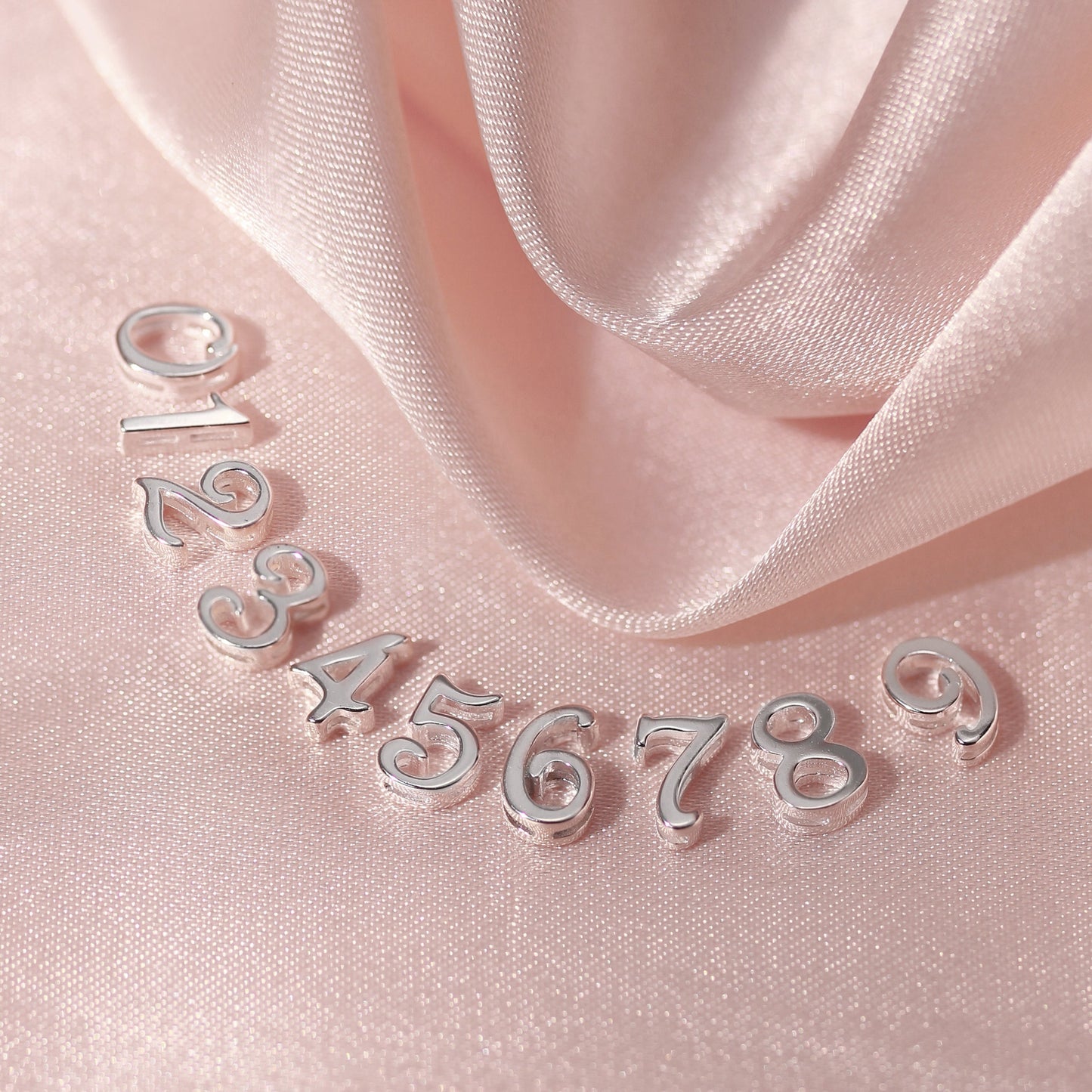 Sterling-Silber-Anhänger mit schwebenden Geburtstagszahlen 0–9