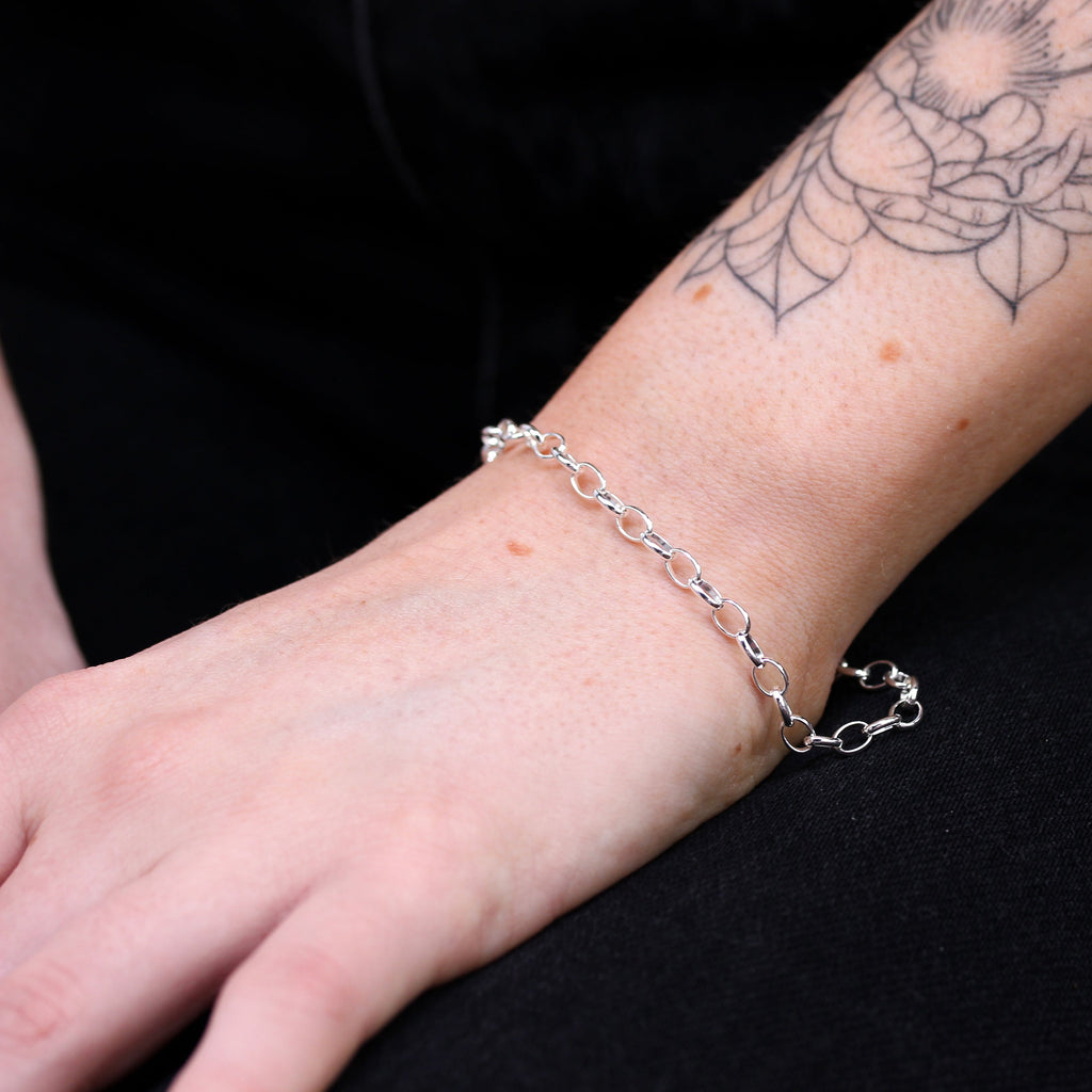 Armband aus Sterlingsilber mit leichtem Rolo-Kettenanhänger