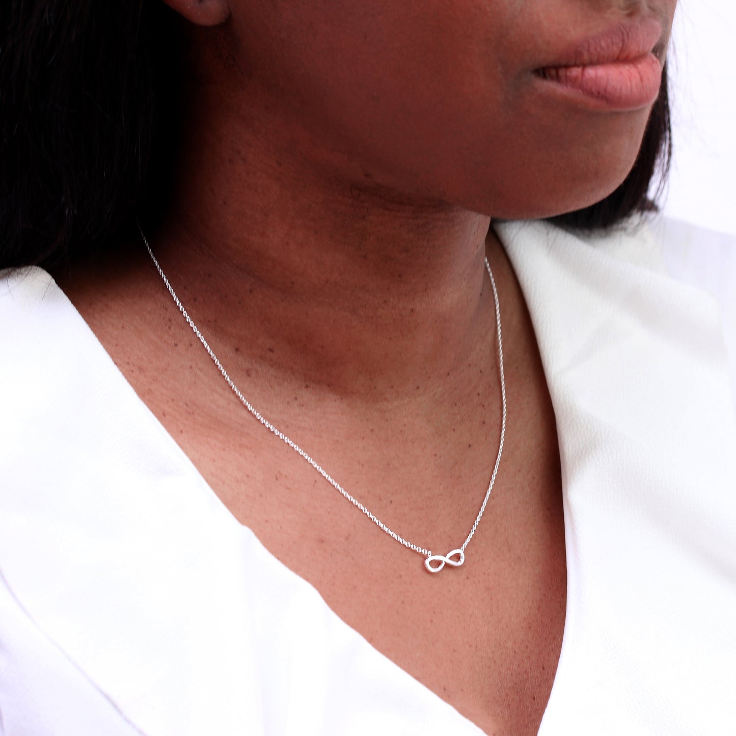 Sterlingsilber Unendlichkeitsschleife Halskette 40,5 - 45,5cm Kette