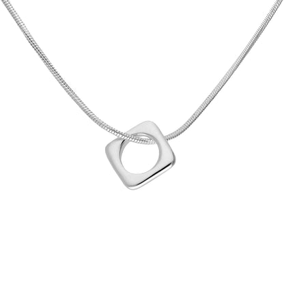 Schmale Halskette aus Sterlingsilber mit quadratischem Anhänger