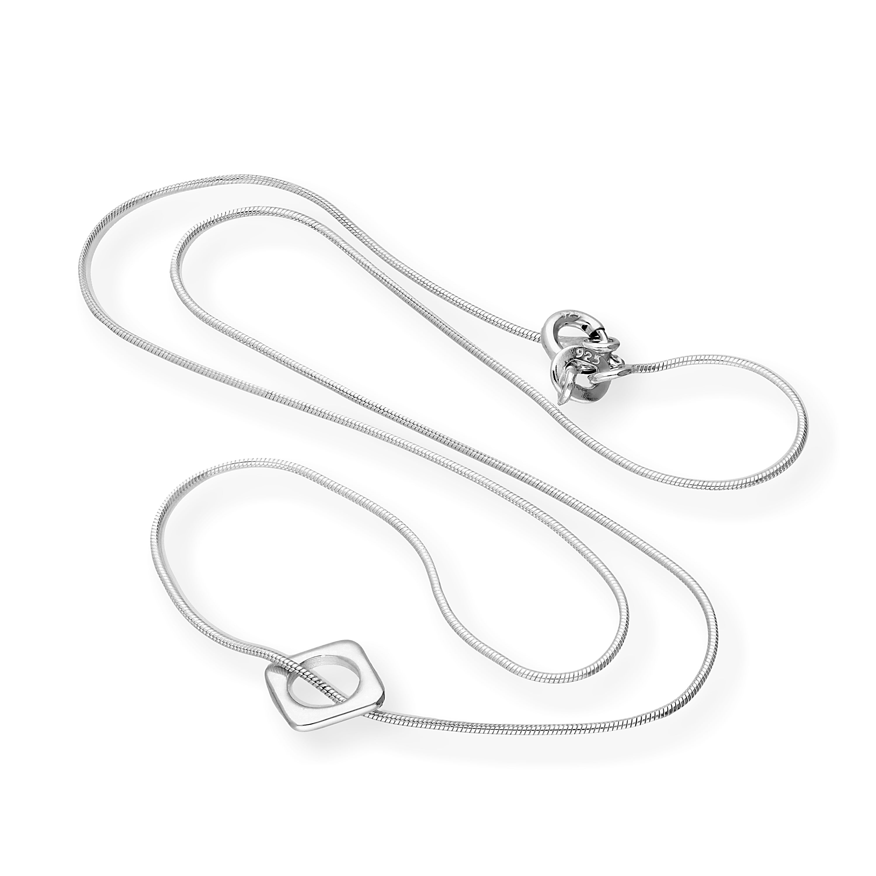 Schmale Halskette aus Sterlingsilber mit quadratischem Anhänger
