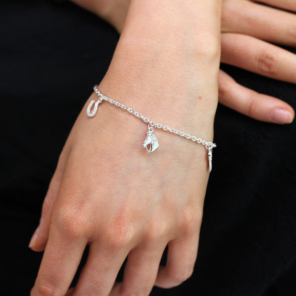 Armband aus Sterlingsilber mit Reitsport-Charms, 18 cm