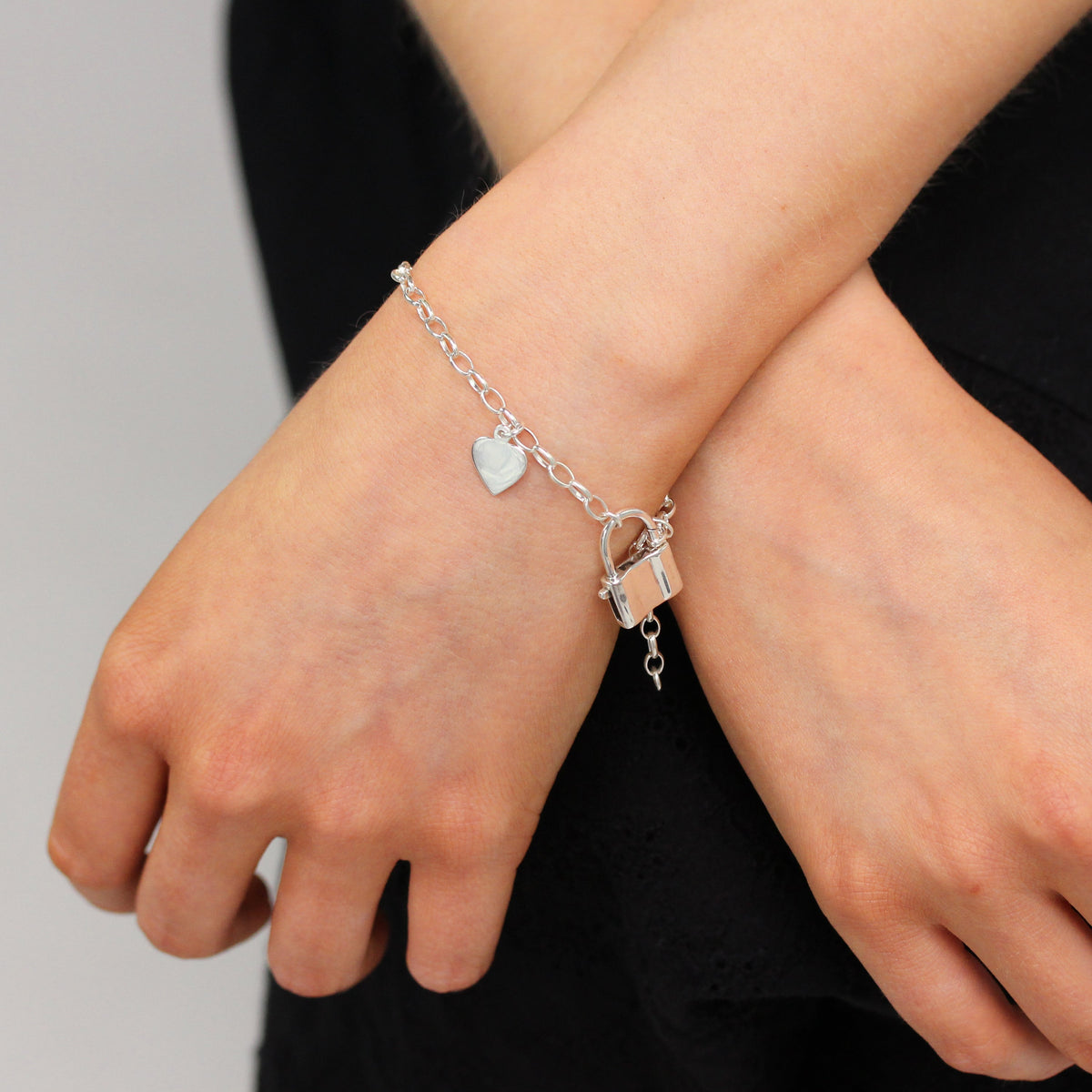 Sterlingsilber 18 cm Armband mit Herz Anhänger & Vorhängeschloss