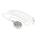 Ovales Medaillon aus Sterlingsilber mit filigranem Ausschnittdesign an Kette 16–24 Zoll
