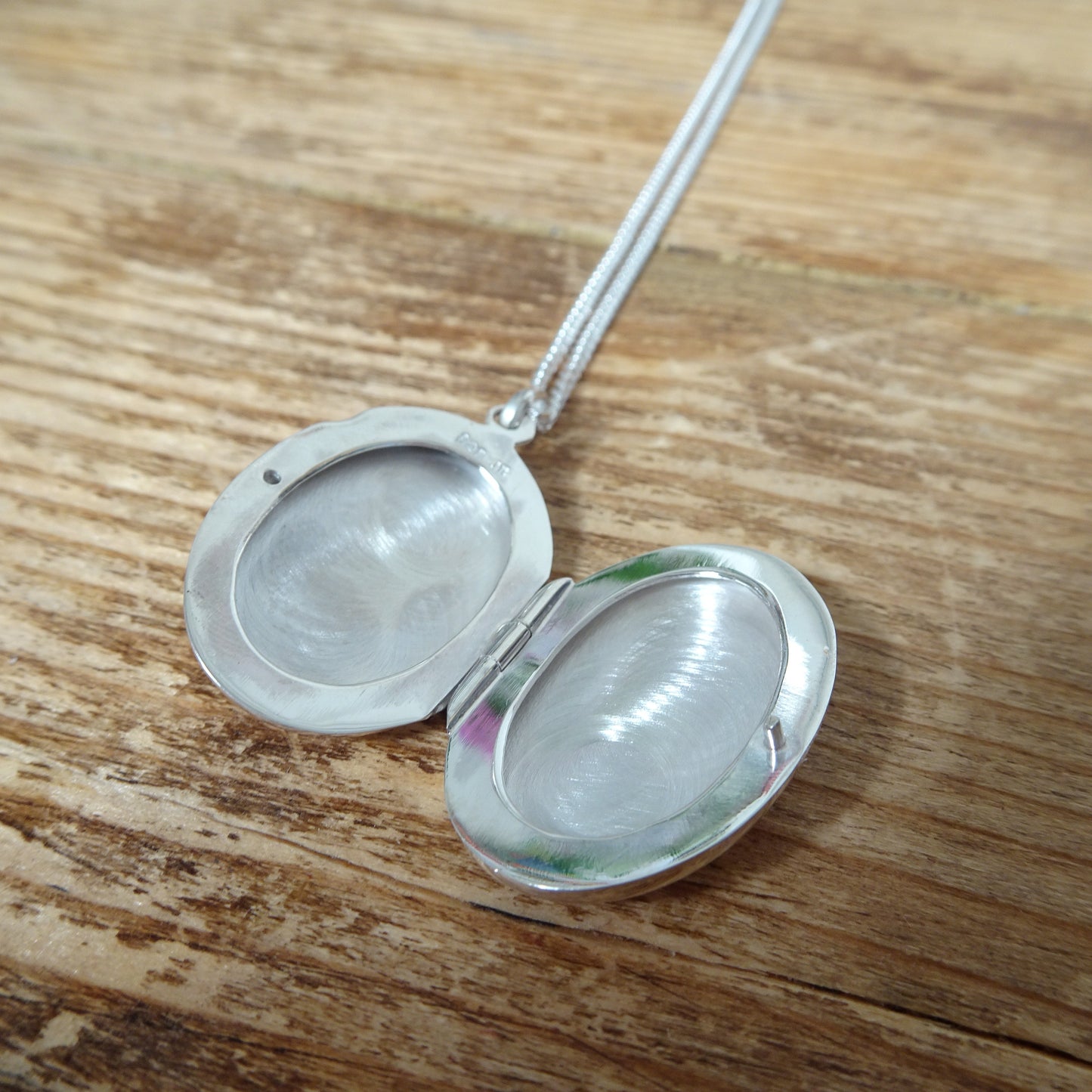 Medallion aus Sterlingsilber mit ovalen Blumen an einer Kette, 16–24 Zoll